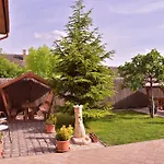 Makotel Apartmanhaz *