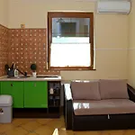 Makotel Apartmanhaz *