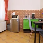 Makotel Apartmanhaz *