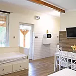 Makotel Apartmanhaz Mako