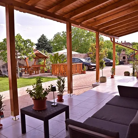 Makotel Apartmanhaz Apartment