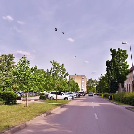 Makotel Apartmanhaz Mako