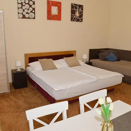 Makotel Apartmanhaz Mako
