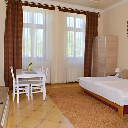 Makotel Apartmanhaz Apartment