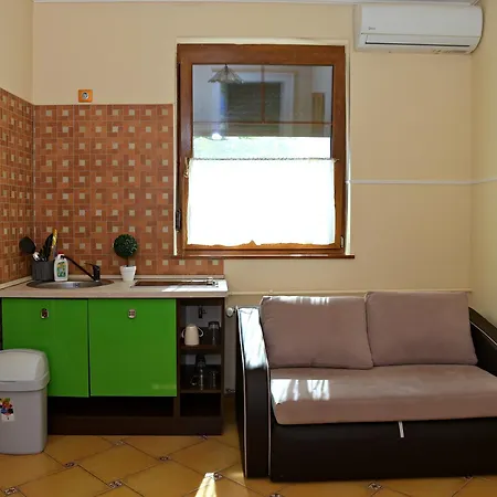 Makotel Apartmanhaz *