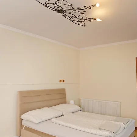 Makotel Apartmanhaz Mako