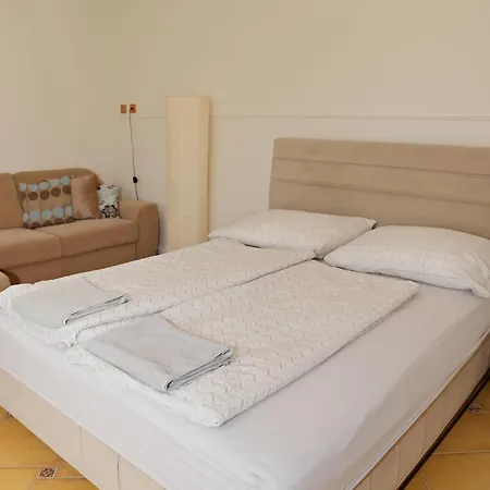 Makotel Apartmanhaz Mako