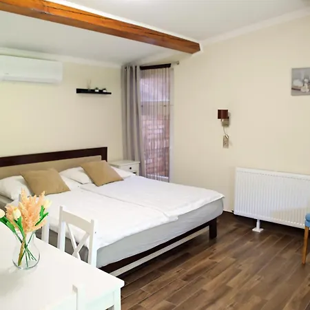 Makotel Apartmanhaz Apartment