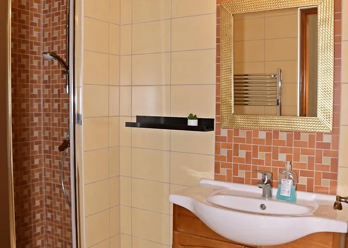 Makotel Apartmanhaz *