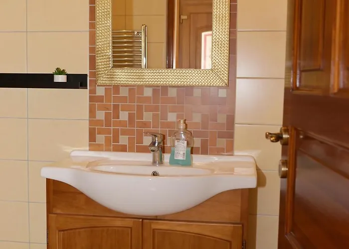 Makotel Apartmanhaz *