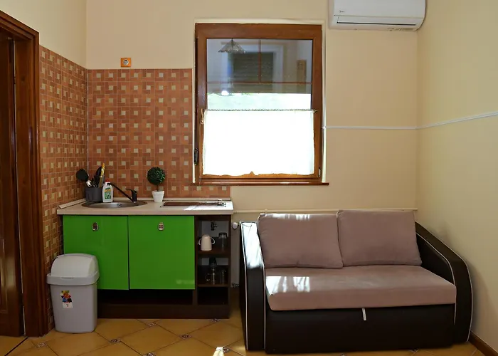 Makotel Apartmanhaz *