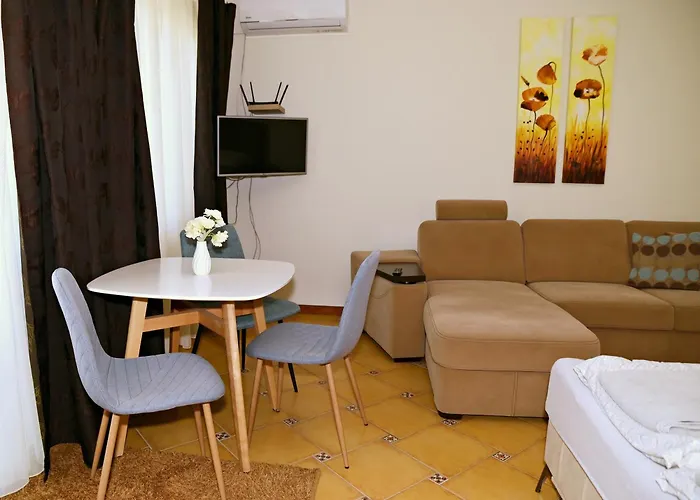 Makotel Apartmanhaz