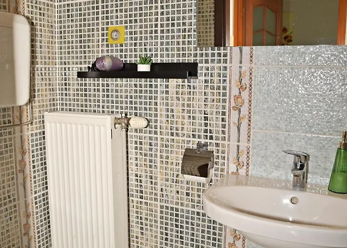 Makotel Apartmanhaz *
