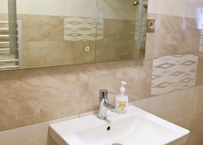 Makotel Apartmanhaz *